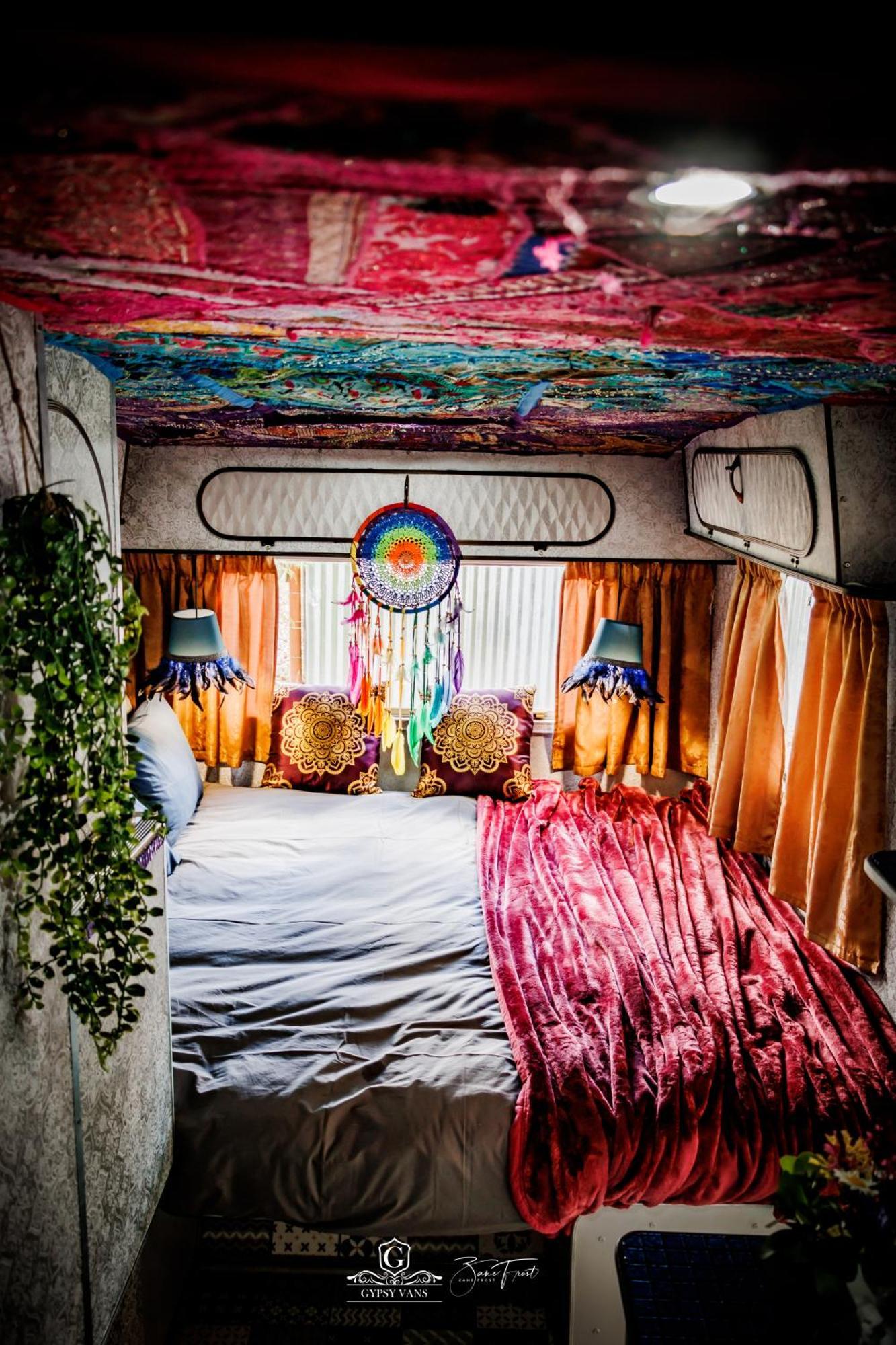 Gypsy Wagons And Vans, Кларенс Номер фото